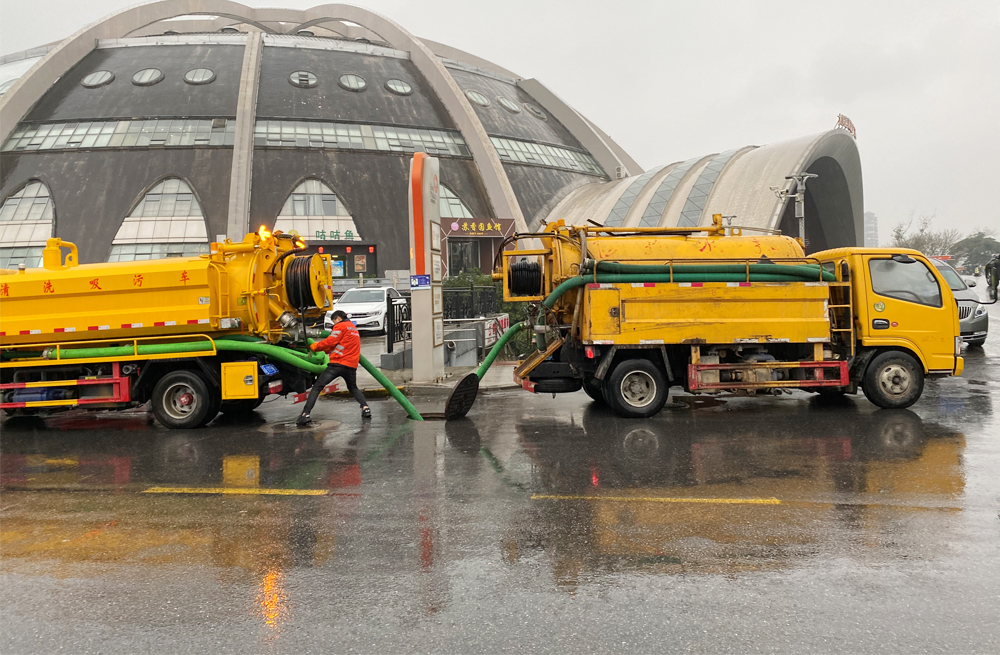 271石头城商场管道清淤